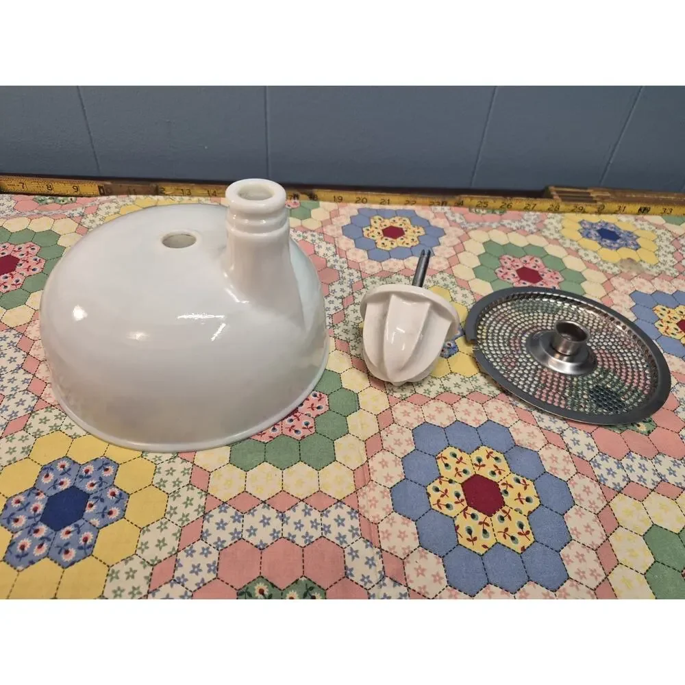 White Milk Glass Mixer Sunbeam Mixmaster Juicer Juice Bowl Attachment